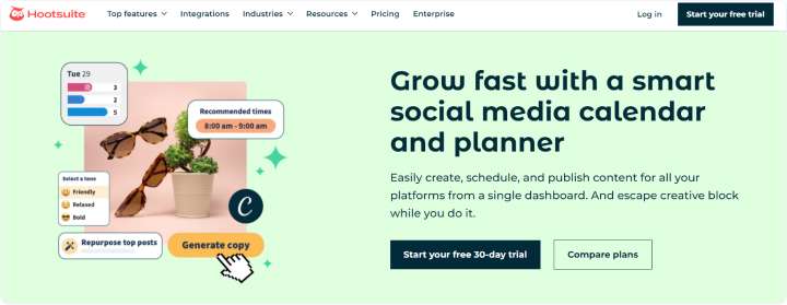 schedle social media posts with Hootsuite 