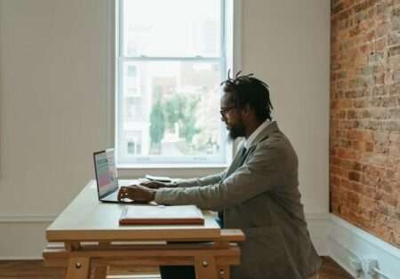 Digital Creator Meaning: Everything You Need to Know | SocialBu Blog